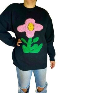 Fashion - Size Small super baggy flower sweater